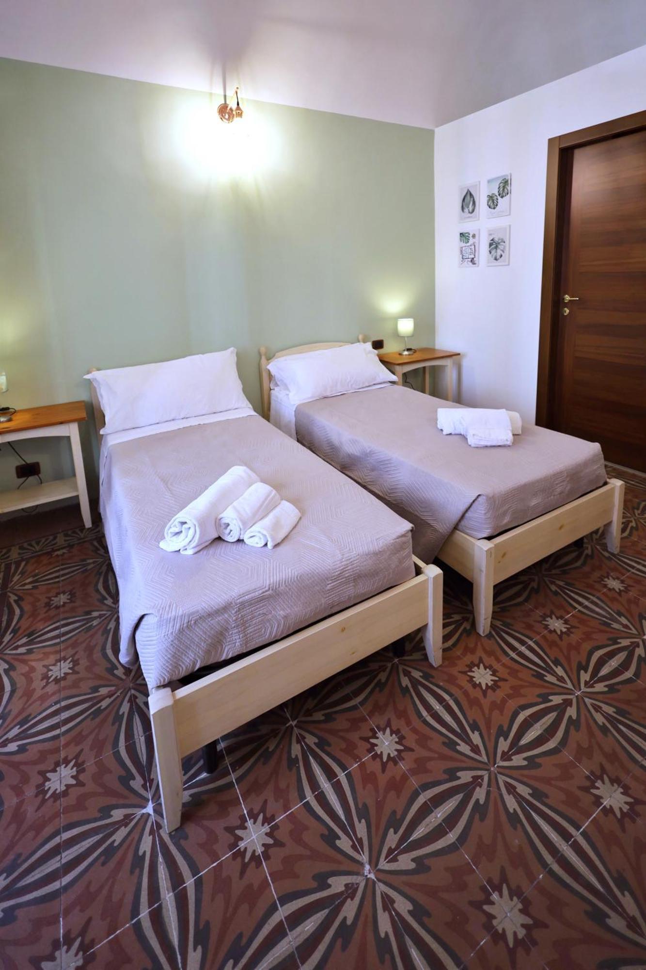 Cataneasy Rooms Exterior photo